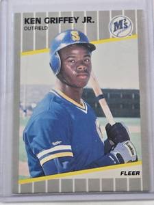 lot 126 image: Ken Griffey Jr. Rookie 1989 Fleer #548