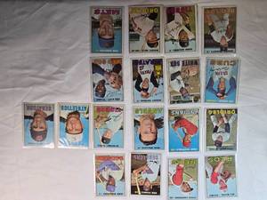 lot 214 image: Lot of 18 Vintage Topps Baseball Cards from 1967