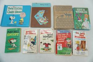 lot 4 image: Vintage Charlie Brown & Other Books
