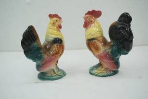 lot 39 image: Vintage Ceramic Roosters (pair)
