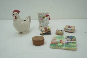 lot 44 image: Rooster Decor Lot