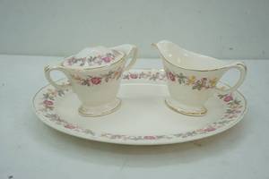 lot 54 image: Edwin Knowles T.W. SA 49-1 Floral Serving Tray