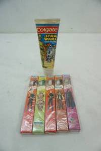 lot 104 image: Star Wars Colgate Toothpaste & 5 Star Wars Toothbrushes