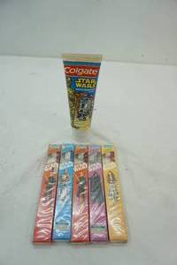 lot 105 image: Star Wars Colgate Toothpaste & 5 Star Wars Toothbrushes