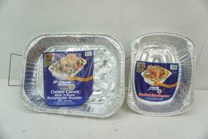 lot 110 image: Hefty EZ-Foil Roasting Pans (2ct NEW)