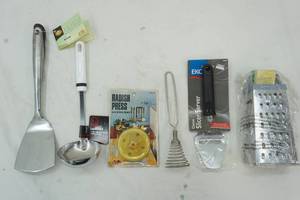 lot 118 image: Kitchen Utensils (New)