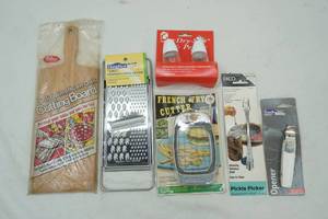 lot 127 image: Kitchen Utensils (New)
