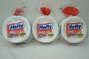 lot 168 image: Hefty Styrofoam Plates (NEW) 150ct