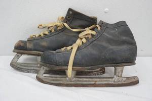 lot 185 image: Vintage Ice Skates