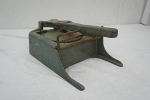 lot 187 image: Vintage Holly Matic hamburger patty mold press