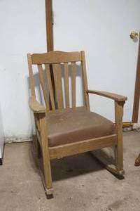 lot 194 image: Antique Mission Oak Rocking Chair