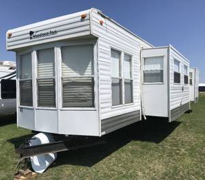 2005 Woodland Timber Ridge Park Model