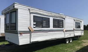 1997 Skyline Golden Falcon Park Model