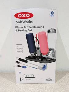 lot 25 image: OXO SOFTWORKS WATER BOTTLE CLEANING & DRYING SET