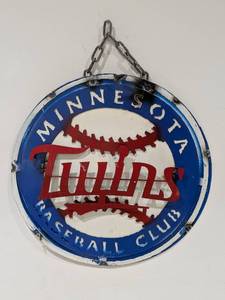 HANDMADE METAL SIGNS (MINNESOTA TWINS)
