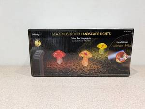 lot 75 image: INFINITY X1 GLASS MUSHROOM LANDSCAPE LIGHTS