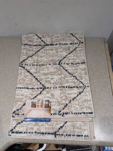 lot 101 image: MOHAWK HOME TANGIERS COLLECTION ACCENT RUG (30INx45IN)