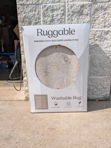 lot 93 image: RUGGABLE MACHINE WASHABLE RUG COVER & NONSLIP PAD (8x10)