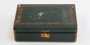lot 28 image: Costume Jewelry Lot w Jewelry Box