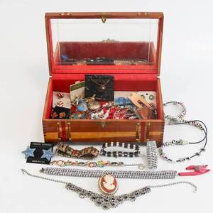 lot 26 image: Costume Jewelry w Jewelry Box