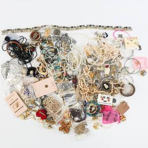lot 36 image: Costume Jewelry - Large Lot