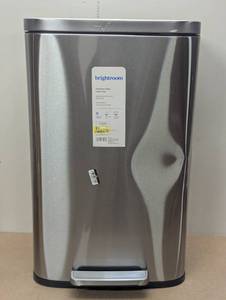 lot 29 image: 45L Rectangular Step Trash Can - Brightroom - Scratch and Dent