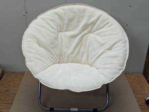lot 16 image: Kids Saucer Chair - Cream