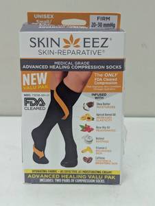 lot 51 image: Skineez Advanced Healing Compression Socks, 2 Pairs, Small Medium Scuffed
