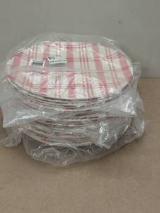 lot 119 image: 20 pack - Melamine 10.5 Plaid Plates - Picnic Season