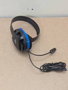 lot 100 image: Turtle Beach Recon Chat PlayStation Headset  PS5, PS4, Xbox Series X, Xbox Series S, Xbox One, Mobile & PC with 3.5mm  Glasses Friendly, High-Sensitivity Mic, BlackBlue