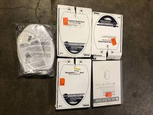 lot 10 image: Lot of Toilet Seats  Customer Returns See Pictures