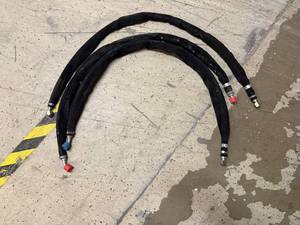 lot 16 image: 3 Hydraulic Hoses with Fittings