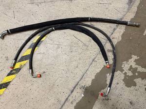 lot 19 image: 3 Hydraulic Hoses with Fittings