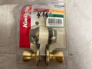 lot 29 image: Kwikset Single Cylinder Deadbolt Keyed Entry