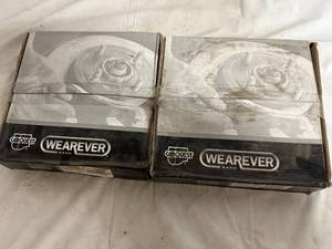 lot 84 image: 2 Carquest Wearever Brake Rotors - YH145318
