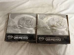 lot 85 image: 2 Carquest Wearever Brake Rotors - YH145318