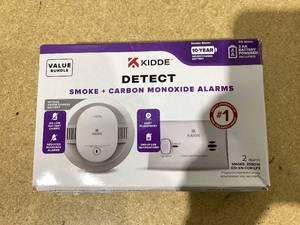lot 614 image: Kidde 10-Year Battery Smoke Detector & AA Battery Carbon Monoxide Detector