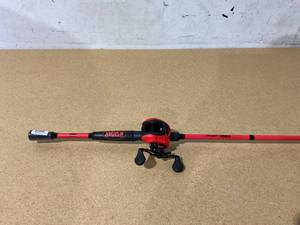 lot 11 image: Lews MACH Smash Baitcast Combo 610