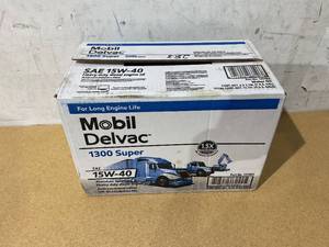 lot 40 image: 4PCS Mobil Delvac 1300 Super Heavy Duty Premium Synthetic Blend Diesel Engine Oil 15W-40, 1 Gallon