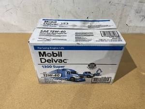 lot 41 image: 4PCS Mobil Delvac 1300 Super Heavy Duty Premium Synthetic Blend Diesel Engine Oil 15W-40, 1 Gallon