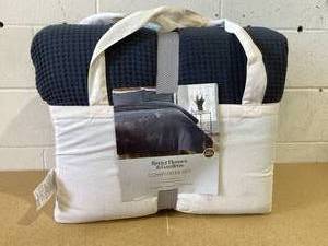 lot 510 image: Better Homes and Garden Comforter Set Navy FullQueen