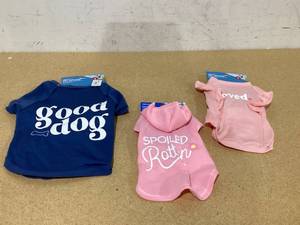 lot 649 image: LOT OF 3 Vibrant Life Pet Apparel