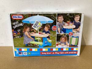 lot 658 image: Little Tikes Outdoor Portable Kids Picnic Table with Umbrella, BlueGreen