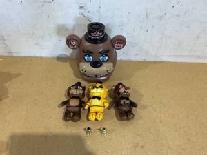 lot 416 image: LOT OF 6 Five Nights At Freddy Toys