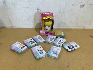 lot 418 image: LOT OF Toys