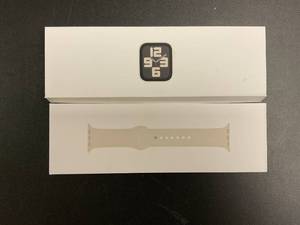 lot 49 image: Apple Watch SE (2nd Gen) GPS 40mm Smartwatch with Starlight Aluminum Case