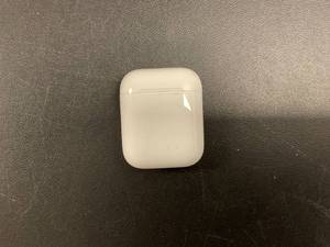 lot 50 image: Apple AirPods with Charging Case (1st Generation)