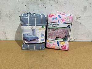 lot 445 image: LOT OF 2 Miscellaenous Comforter Sets Full and Queen
