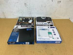 lot 464 image: LOT OF 4 Miscellaneous Digital Scales