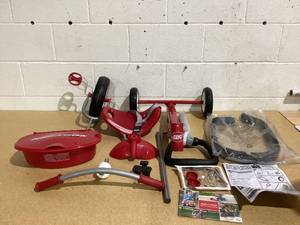lot 521 image: Radio Flyer 3-in-1 Stroll N Trike